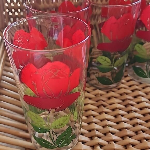 Anchor Hocking Red and Green Floral Glasses - Picture 4 of 9